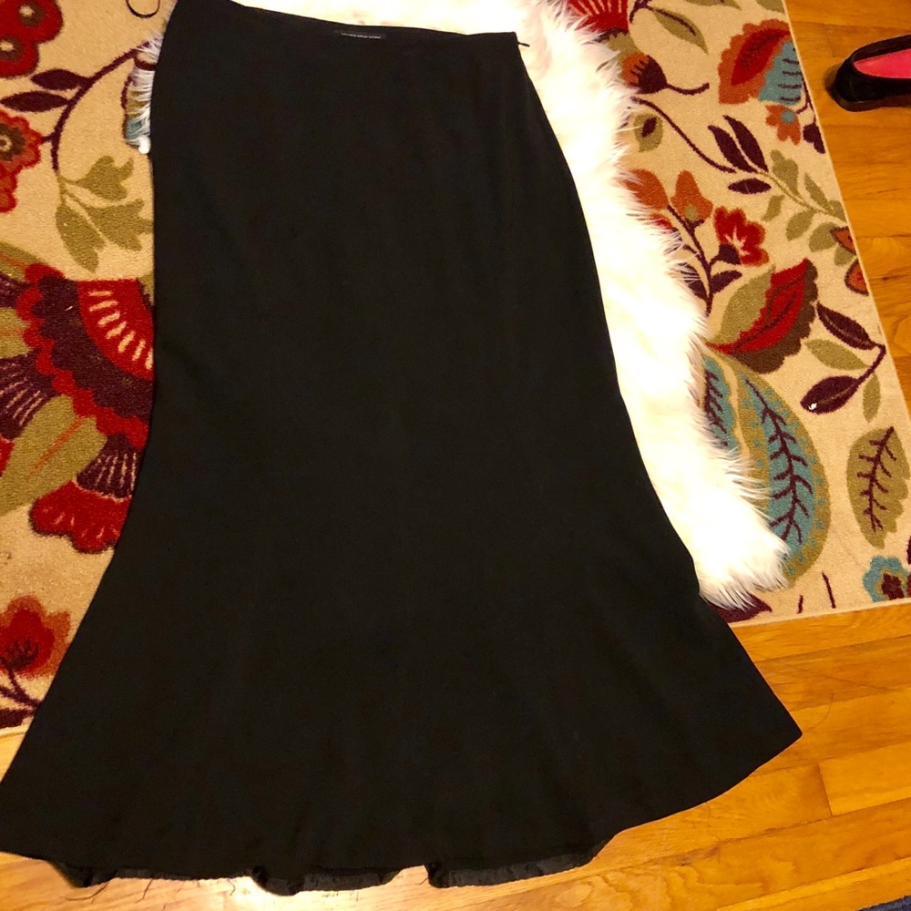 Gorgeous Jones NY black skirt